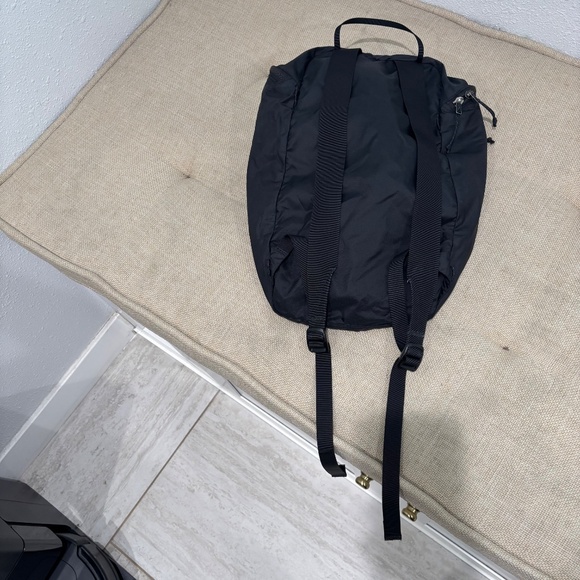 Arc’teryx Index 15 Backpack in Black - Picture 10 of 11